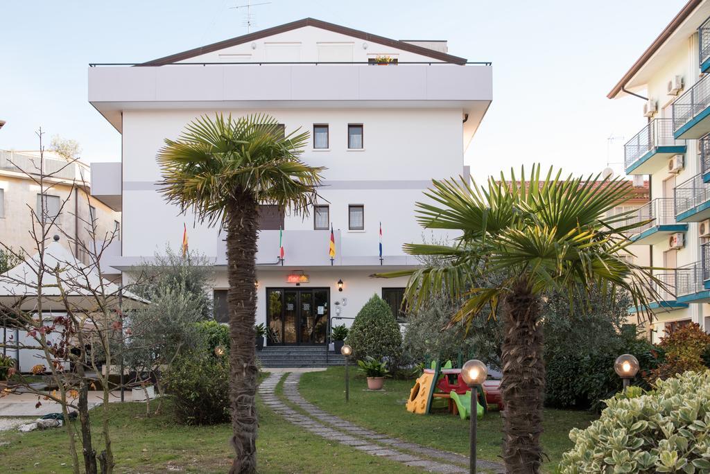 Albergo Ridente Lido di Jesolo Exterior photo